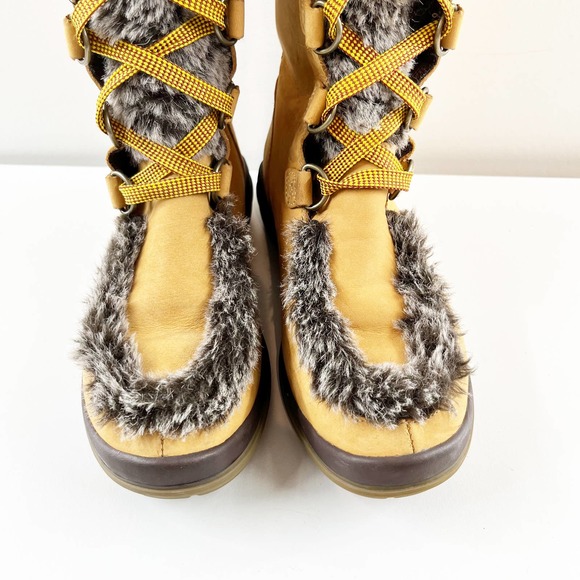 Timberland Brown Lace-Up Boots with Faux Fur - Picture 3 of 9